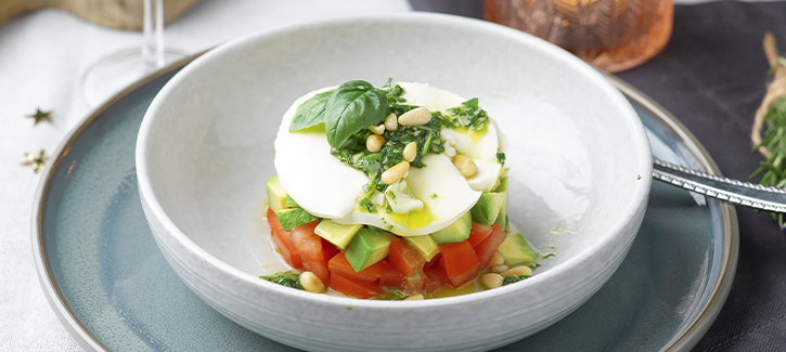 Mozzarella torentje met basilicumdressing