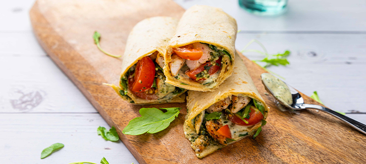 Wrap kipfilet, tomaat en pesto-mayonaise