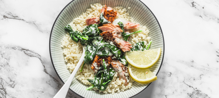Couscous met romige spinazie en zalm