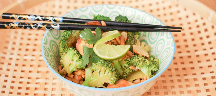 Rijst met broccoli, verse gember en krokante knoflook