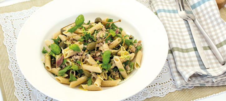 Penne met tonijn en salsa verde