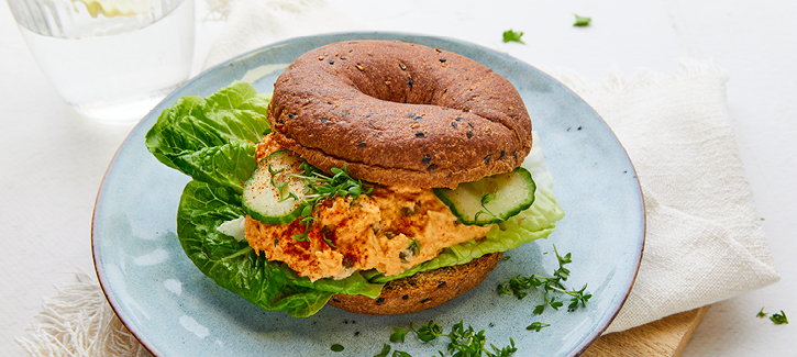 Bagel spicy tuna