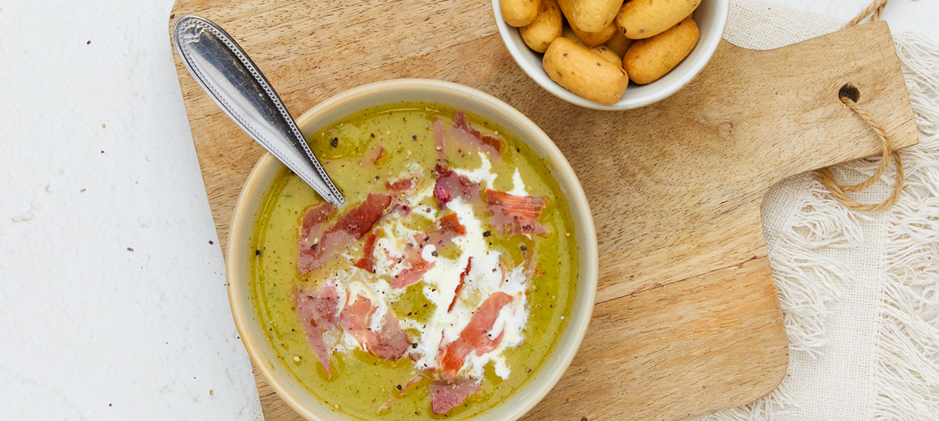 Courgettesoep met krokante rauwe ham, koolhydraatarm recept