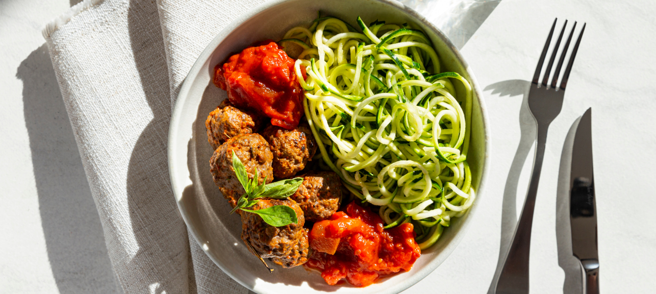 Courgetti met tartaarballetjes, koolhydraatarm recept