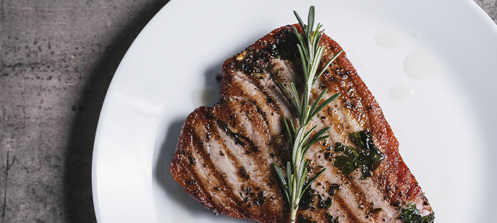 Gegrilde tonijnsteak