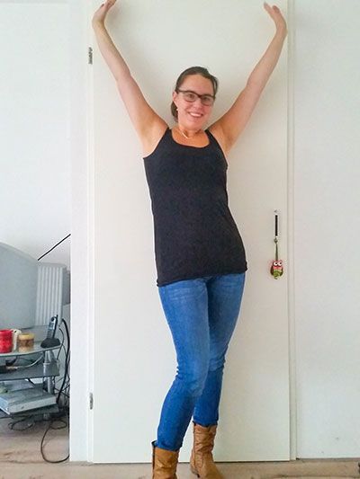 Ik paste weer in een strak kort jurkje*